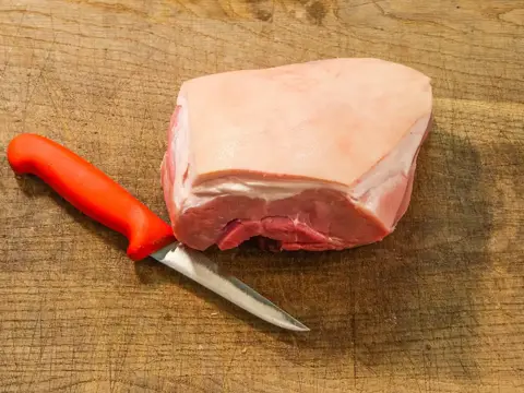 Schweinehüfte mit Schwarte Bild 2
