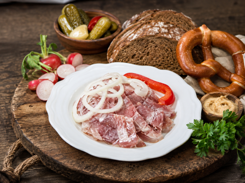 Bayerische Brettljause mit Ochsenmaulsalat