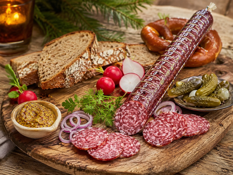 Bayerische Brettljause mit Adventskalendersalami
