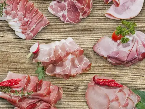 Bayerische Brettljause mit Schinkenplatte