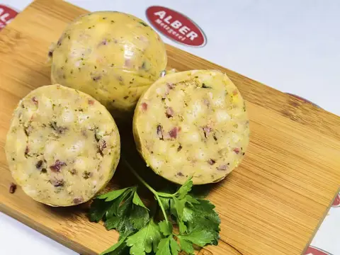 Bayerische Brettljause mit Speckknödel wie in Österreich